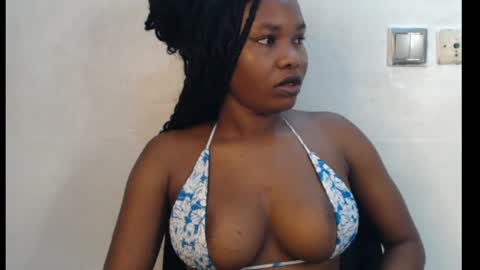 Snapshot of cum_ebony_xxxpetit chatting on 06-01-26, 01:07 Teeha online show from 06-01-26, 01:07