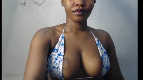 Snapshot of cum_ebony_xxxpetit chatting on 06-11-26, 02:53 Teeha online show from 06-11-26, 02:53