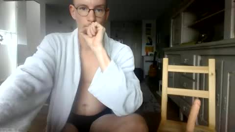 Snapshot of cum_swallow_bi chatting on 06-08-26, 04:29 cum_swallow_bi online show from 06-08-26, 04:29
