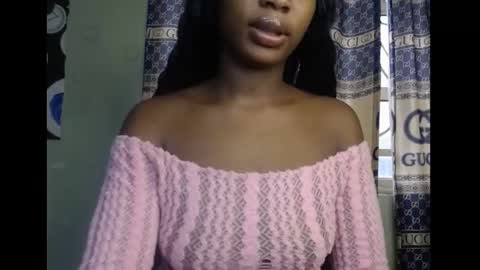 Snapshot of cumebony_petit chatting on 09-19-25, 08:49 cumebony_petit online show from 09-19-25, 08:49