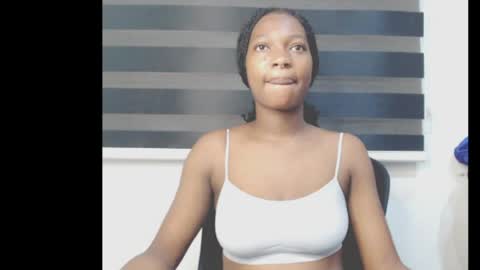 Snapshot of cumebony_petit chatting on 05-15-26, 06:09 cumebony_petit online show from 05-15-26, 06:09