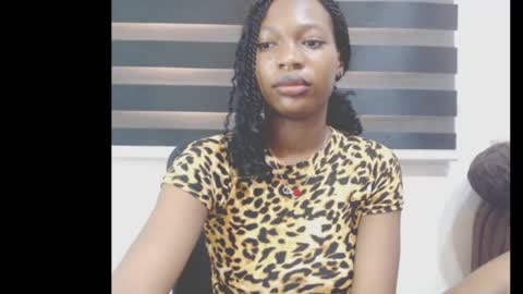 Snapshot of cumebony_petit chatting on 05-16-26, 02:16 cumebony_petit online show from 05-16-26, 02:16