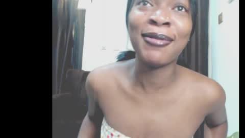 Snapshot of cumebony_petit chatting on 05-28-26, 07:05 cumebony_petit online show from 05-28-26, 07:05