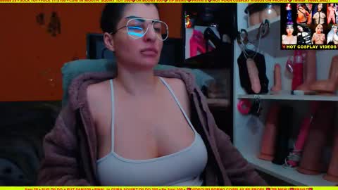 Snapshot of cuminmenowbby chatting on 01-10-25, 05:56 cuminmenowbby online show from 01-10-25, 05:56