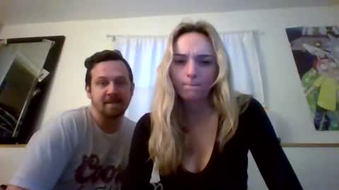 Snapshot of cumplaywithuslive chatting on 10-19-25, 05:24 cumplaywithuslive online show from 10-19-25, 05:24
