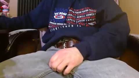 Snapshot of cumshard35 chatting on 12-18-25, 10:05 cumshard35 online show from 12-18-25, 10:05