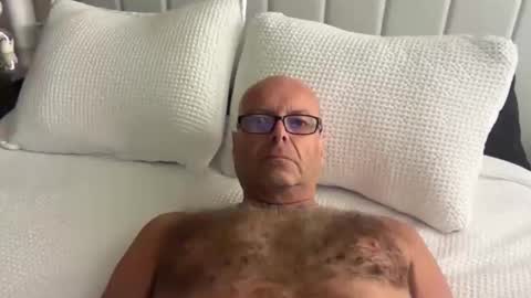 Love to please a woman for hours - Please PM online show from 01-31-26, 11:58