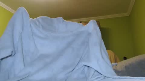 Im Lee. Say Hey Im very social. online show from 01-14-25, 09:51