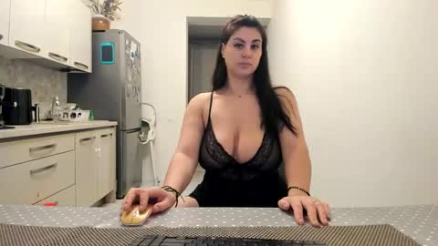 maria  alex online show from 02-20-25, 07:52