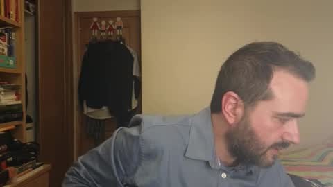 Snapshot of curiosillo1983 chatting on 10-26-25, 05:52 curiosillo1983 online show from 10-26-25, 05:52