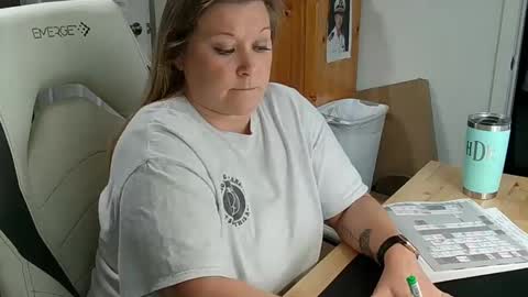 Snapshot of curiouscouple3143 chatting on 02-06-25, 03:09 curious couple online show from 02-06-25, 03:09