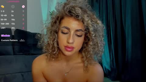 Snapshot of curlyanto chatting on 12-06-24, 01:51 Antonia online show from 12-06-24, 01:51