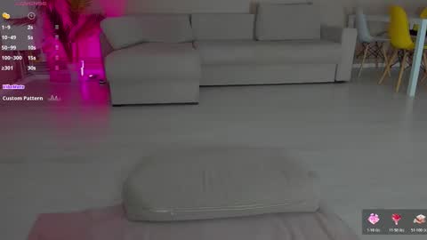 Snapshot of curlyanto chatting on 10-18-25, 09:59 Antonia online show from 10-18-25, 09:59