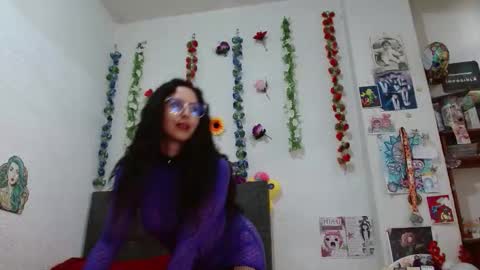 curlybutterfly online show from 12-19-25, 10:28