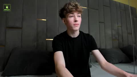 Snapshot of curlytwinkboy chatting on 09-26-25, 08:35 KEVIN online show from 09-26-25, 08:35