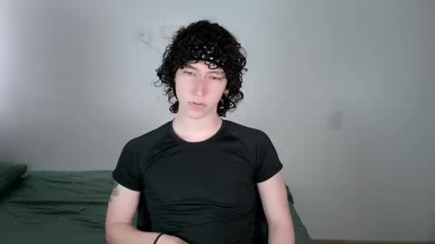 Snapshot of curlyytwink chatting on 03-08-26, 06:55 Noah online show from 03-08-26, 06:55