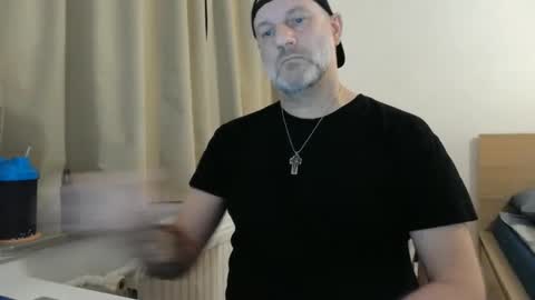 Snapshot of curman85 chatting on 02-13-25, 12:02 Curman85 online show from 02-13-25, 12:02