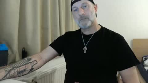 Snapshot of curman85 chatting on 03-06-25, 11:42 Curman85 online show from 03-06-25, 11:42