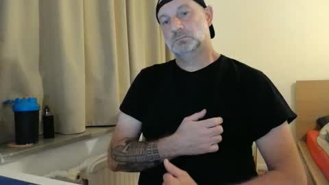 Snapshot of curman85 chatting on 12-02-25, 11:34 Curman85 online show from 12-02-25, 11:34