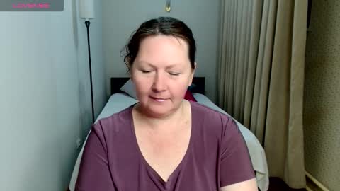 Snapshot of curvy_girlz chatting on 09-08-25, 05:12 curvy_girlz online show from 09-08-25, 05:12