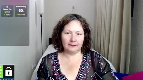 Snapshot of curvy_girlz chatting on 09-27-25, 04:34 curvy_girlz online show from 09-27-25, 04:34