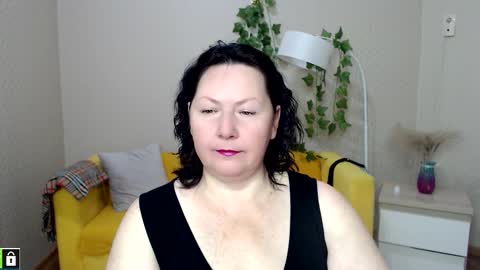 curvy_girlz online show from 11-11-25, 04:07