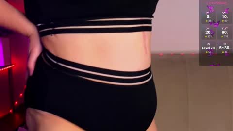 Snapshot of curvy_janie chatting on 11-11-25, 03:06 Jane online show from 11-11-25, 03:06