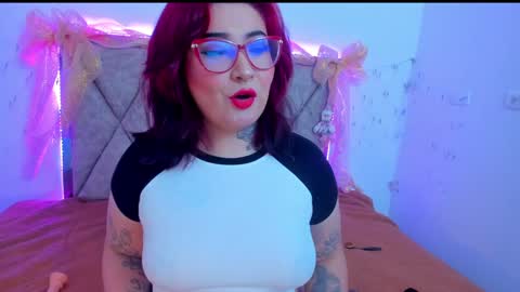 Snapshot of curvybaddie chatting on 12-25-24, 09:43 A online show from 12-25-24, 09:43