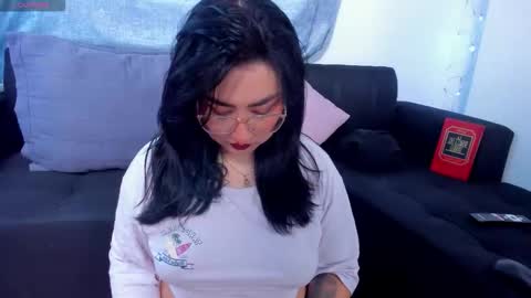 Snapshot of curvybaddie chatting on 11-04-25, 11:26 A online show from 11-04-25, 11:26