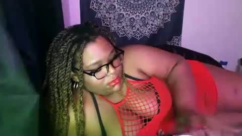 Snapshot of curvybcelinemixe chatting on 02-14-25, 10:36 Cline online show from 02-14-25, 10:36
