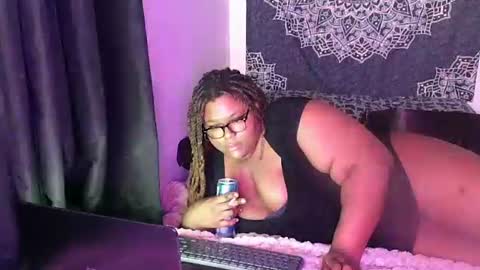 Snapshot of curvybcelinemixe chatting on 02-20-25, 03:34 Cline online show from 02-20-25, 03:34