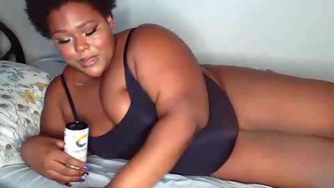 Snapshot of curvybcelinemixe chatting on 10-05-25, 02:54 Cline online show from 10-05-25, 02:54