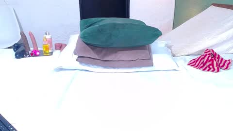 Snapshot of curvyebonyy_ chatting on 01-08-25, 06:09 Danna online show from 01-08-25, 06:09