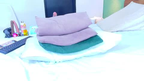 Snapshot of curvyebonyy_ chatting on 02-06-25, 01:49 Danna online show from 02-06-25, 01:49