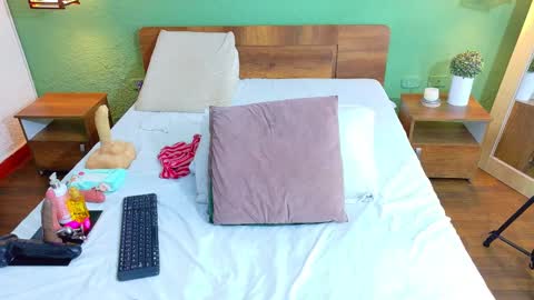 Snapshot of curvyebonyy_ chatting on 02-18-25, 08:25 Danna online show from 02-18-25, 08:25