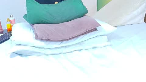 Snapshot of curvyebonyy_ chatting on 02-21-25, 10:15 Danna online show from 02-21-25, 10:15