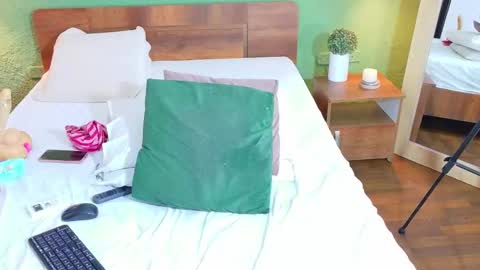 Snapshot of curvyebonyy_ chatting on 09-16-25, 08:10 Danna online show from 09-16-25, 08:10