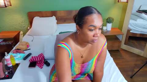 Snapshot of curvyebonyy_ chatting on 09-24-25, 08:34 Danna online show from 09-24-25, 08:34