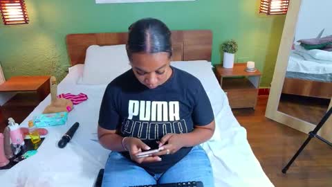 Snapshot of curvyebonyy_ chatting on 10-19-25, 12:28 Danna online show from 10-19-25, 12:28