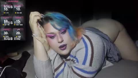 Snapshot of curvygothfemboy chatting on 01-07-25, 01:06 Curvygothfemboy online show from 01-07-25, 01:06