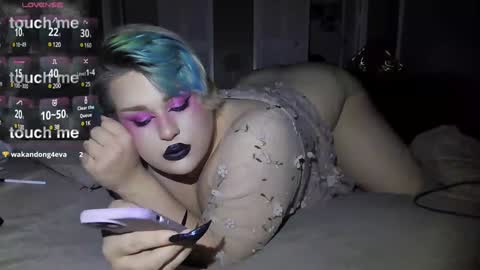 Snapshot of curvygothfemboy chatting on 01-25-25, 02:15 Curvygothfemboy online show from 01-25-25, 02:15
