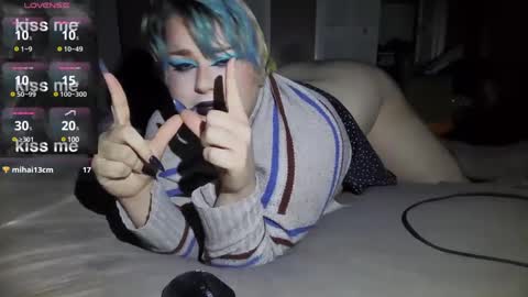 Snapshot of curvygothfemboy chatting on 02-13-25, 07:03 Curvygothfemboy online show from 02-13-25, 07:03