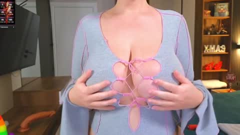 Snapshot of curvyjules69 chatting on 12-13-24, 05:05 CurvyJules online show from 12-13-24, 05:05