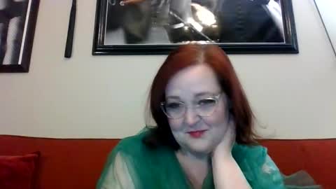 Snapshot of curvylittlesecret chatting on 06-07-26, 07:12 curvylittlesecret online show from 06-07-26, 07:12