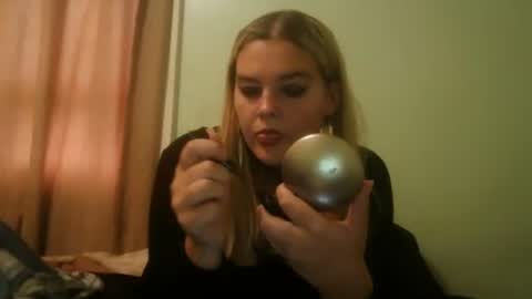 curvymom2025 online show from 10-22-25, 07:57