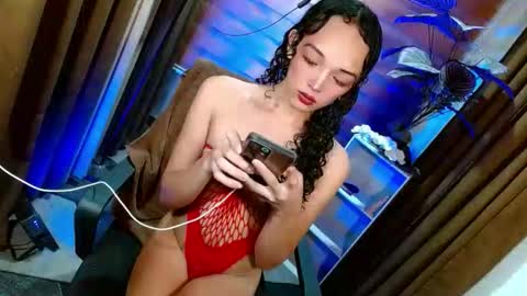 Snapshot of curybb_hanna19 chatting on 05-13-26, 01:30 BBY CURLYHANNA online show from 05-13-26, 01:30