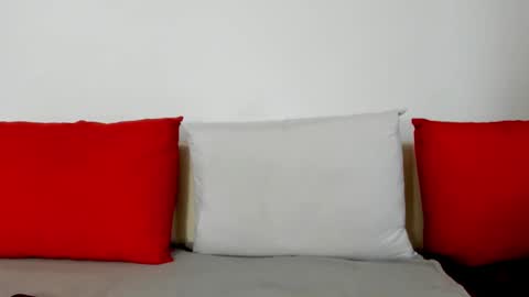 Snapshot of cute_angel95 chatting on 09-27-25, 06:40 cute_angel95 online show from 09-27-25, 06:40