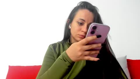 Snapshot of cute_angel95 chatting on 10-25-25, 04:35 cute_angel95 online show from 10-25-25, 04:35