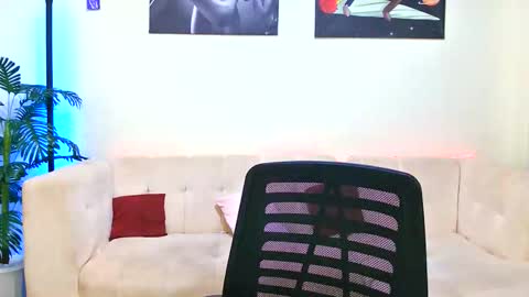 Snapshot of cute_annah chatting on 10-26-25, 03:23 cute annah online show from 10-26-25, 03:23