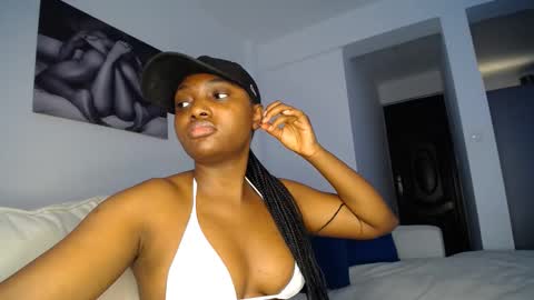 Liya online show from 02-26-25, 07:20